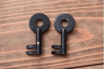 アンティーク家具　明治大正期!漆が綺麗な前面檜材の最上箪笥(衣装箪笥)