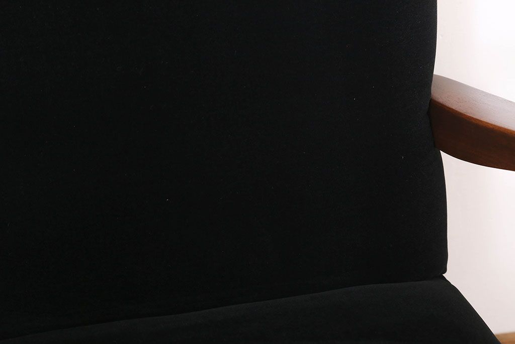 レトロ家具　シンプルでレトロなアンティーク1人掛けアームソファ(1)