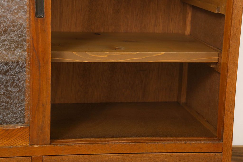 アンティーク家具　結霜ガラス入り!和製アンティーク収納棚