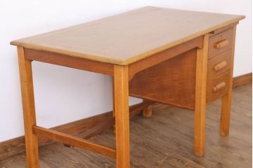 ヴィンテージ家具　イギリス　オーク材の上品なビンテージデスク(片袖机)