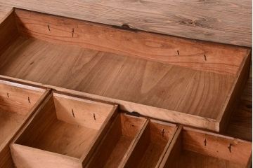 アンティーク家具　古民具・骨董　前面欅材!金具が厚く上質なアンティーク帳場箪笥