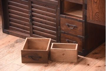 アンティーク家具　古民具・骨董　前面欅材!金具が厚く上質なアンティーク帳場箪笥