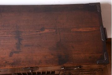 アンティーク家具　古民具・骨董　前面欅材!金具が厚く上質なアンティーク帳場箪笥