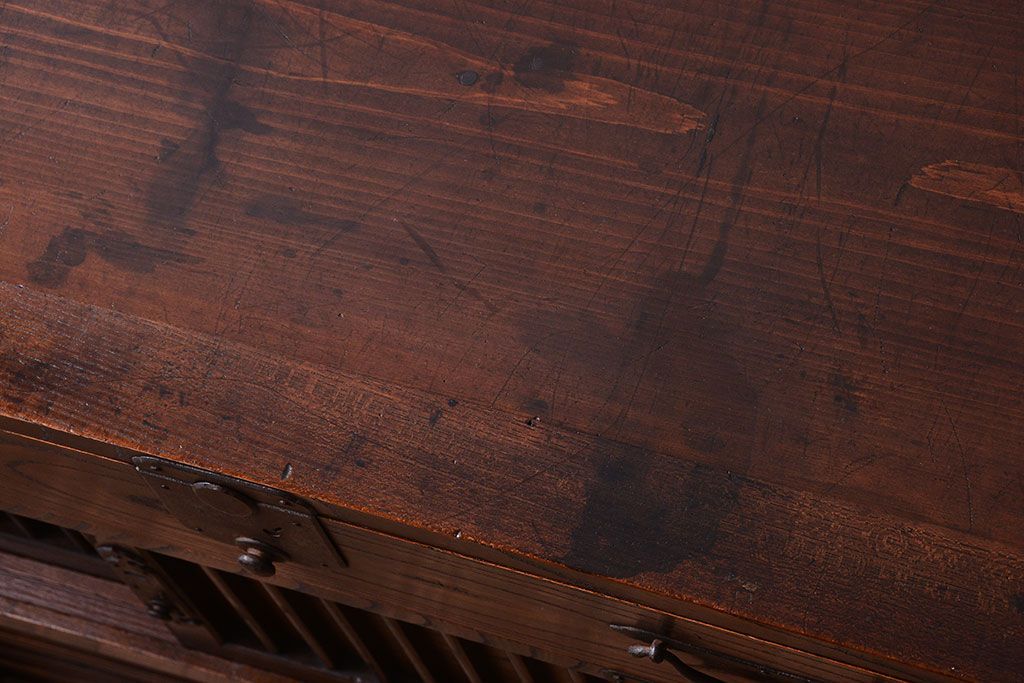 アンティーク家具　古民具・骨董　前面欅材!金具が厚く上質なアンティーク帳場箪笥