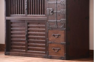 アンティーク家具　古民具・骨董　前面欅材!金具が厚く上質なアンティーク帳場箪笥