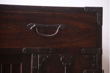 アンティーク家具　古民具・骨董　前面欅材!金具が厚く上質なアンティーク帳場箪笥