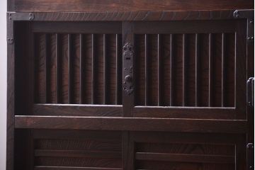 アンティーク家具　古民具・骨董　前面欅材!金具が厚く上質なアンティーク帳場箪笥