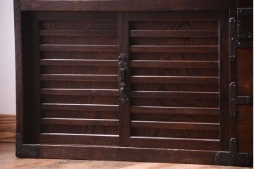 アンティーク家具　古民具・骨董　前面欅材!金具が厚く上質なアンティーク帳場箪笥