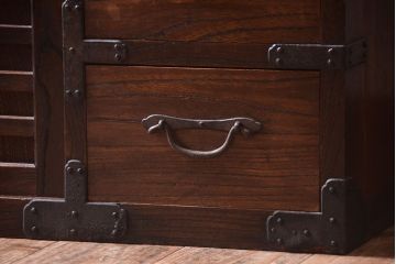 アンティーク家具　古民具・骨董　前面欅材!金具が厚く上質なアンティーク帳場箪笥