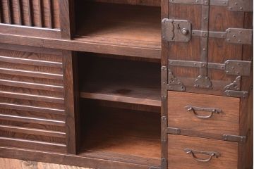 アンティーク家具　古民具・骨董　前面欅材!金具が厚く上質なアンティーク帳場箪笥