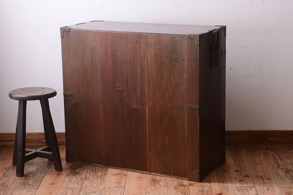 アンティーク家具　古民具・骨董　前面欅材!金具が厚く上質なアンティーク帳場箪笥