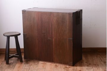 アンティーク家具　古民具・骨董　前面欅材!金具が厚く上質なアンティーク帳場箪笥
