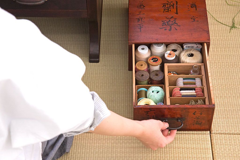 アンティーク家具　古い木製のアンティーク1杯引き出し(収納箱)