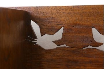 アンティーク雑貨　レトロな透かし彫りが愛らしい古い木製本立て