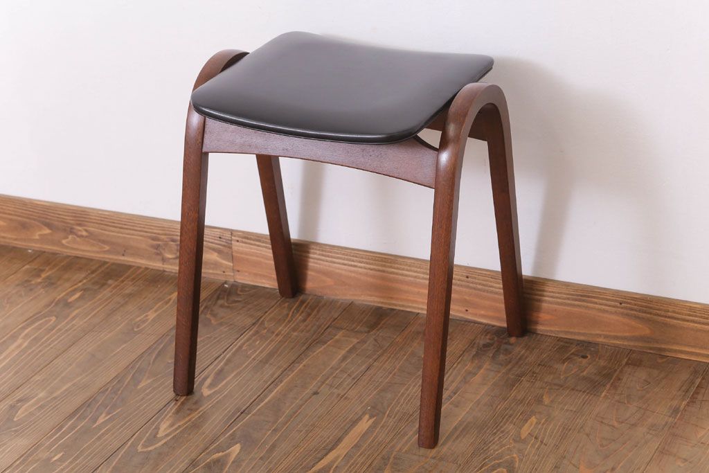 中古　秋田木工　ビンテージ　上品な曲げ木スツール