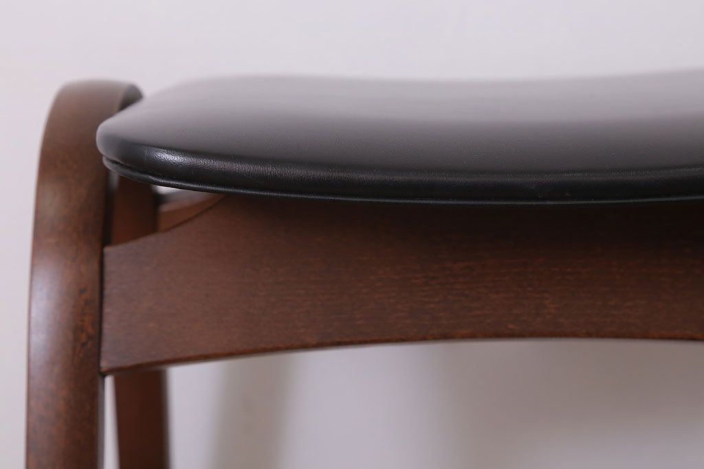 中古　秋田木工　ビンテージ　上品な曲げ木スツール