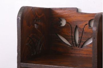 アンティーク雑貨　レトロな透かし彫りが愛らしい古い木製本立て(2)