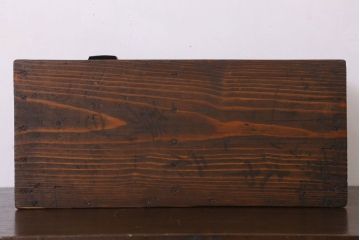 アンティーク雑貨　レトロな透かし彫りが愛らしい古い木製本立て(2)