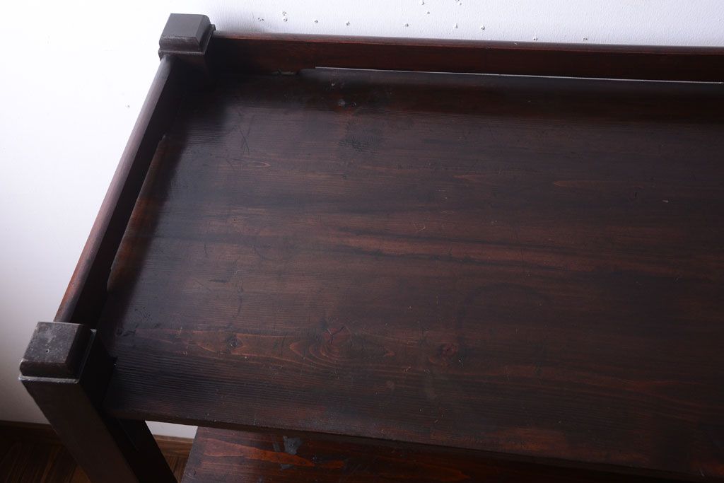 アンティーク家具　古い木の骨太なアンティーク飾り棚(ディスプレイラック)