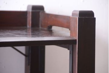 アンティーク家具　古い木の骨太なアンティーク飾り棚(ディスプレイラック)