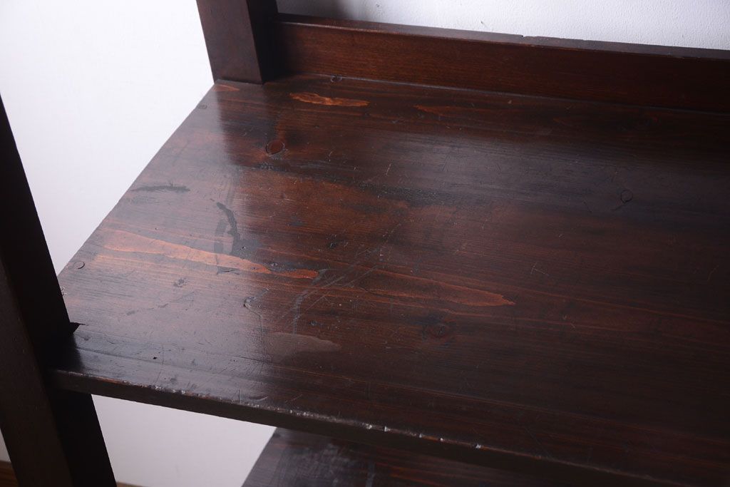 アンティーク家具　古い木の骨太なアンティーク飾り棚(ディスプレイラック)