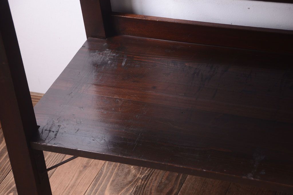 アンティーク家具　古い木の骨太なアンティーク飾り棚(ディスプレイラック)