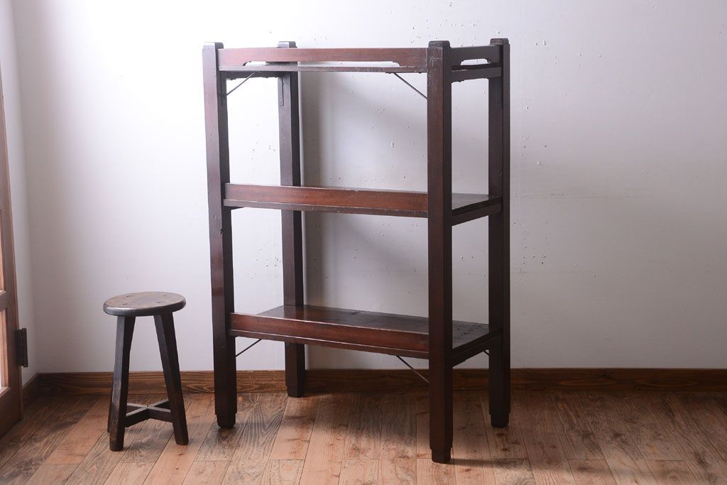 アンティーク家具　古い木の骨太なアンティーク飾り棚(ディスプレイラック)