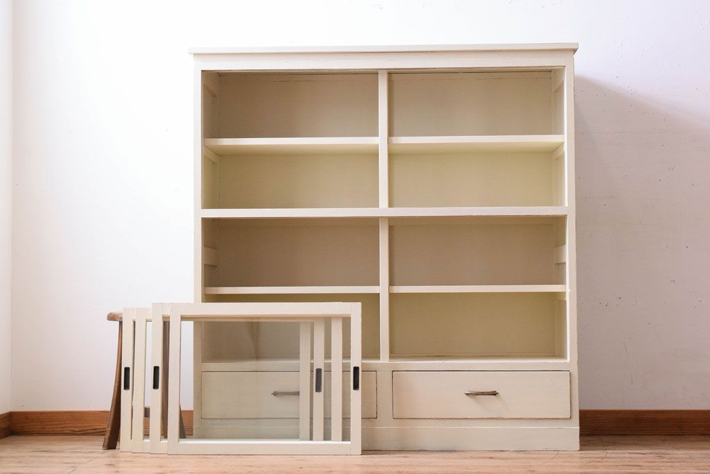 アンティーク家具　アイボリーペイントの大きなアンティーク収納棚