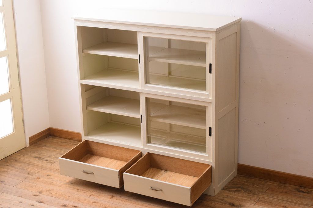 アンティーク家具　アイボリーペイントの大きなアンティーク収納棚