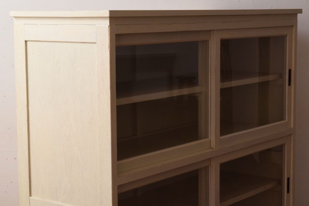 アンティーク家具　アイボリーペイントの大きなアンティーク収納棚