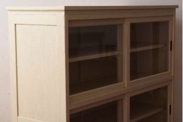 アンティーク家具　アイボリーペイントの大きなアンティーク収納棚