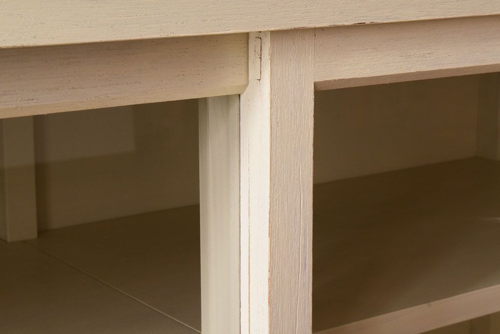 アンティーク家具　アイボリーペイントの大きなアンティーク収納棚