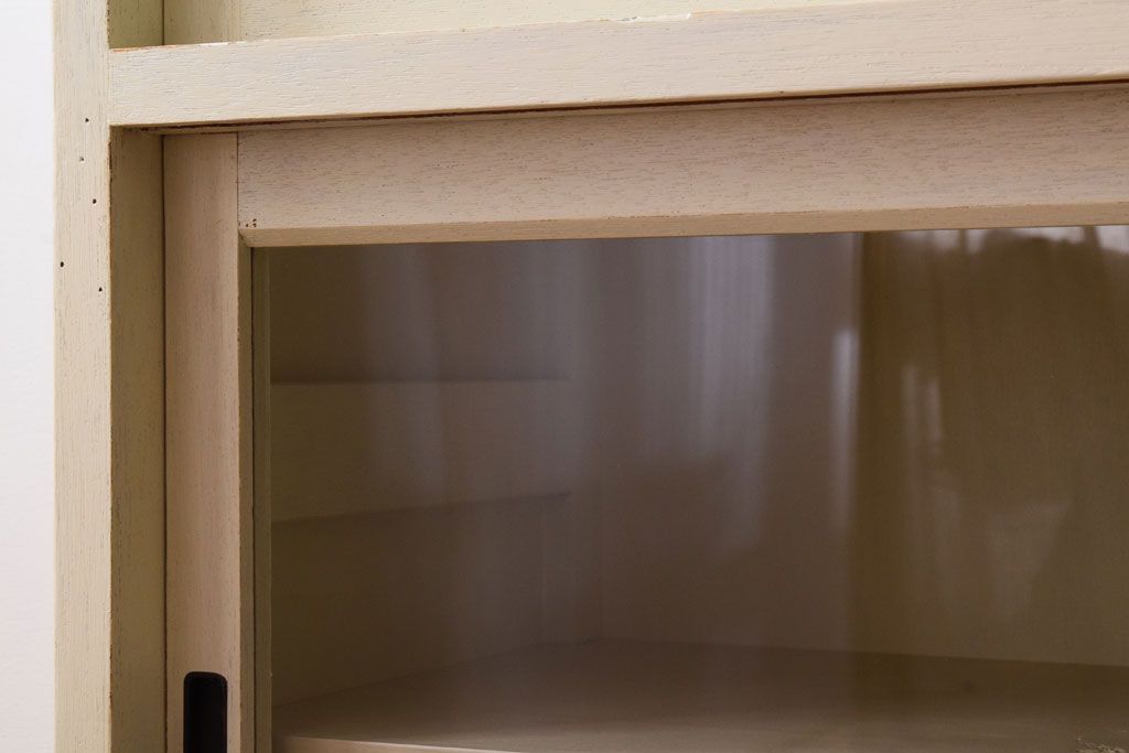 アンティーク家具　アイボリーペイントの大きなアンティーク収納棚