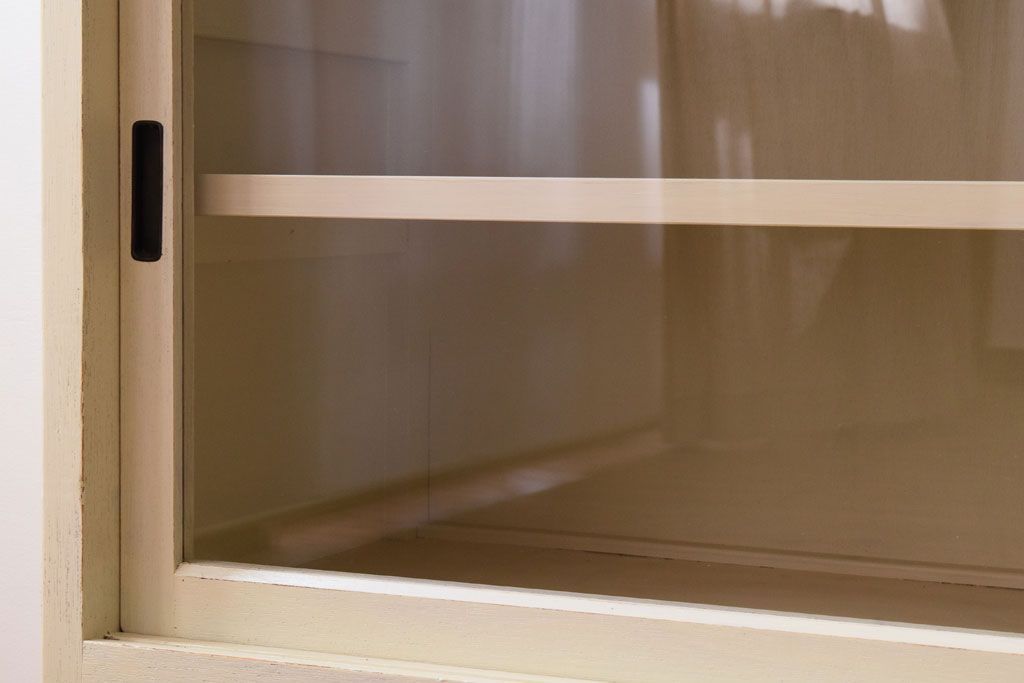 アンティーク家具　アイボリーペイントの大きなアンティーク収納棚