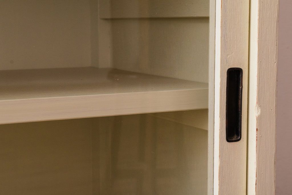 アンティーク家具　アイボリーペイントの大きなアンティーク収納棚