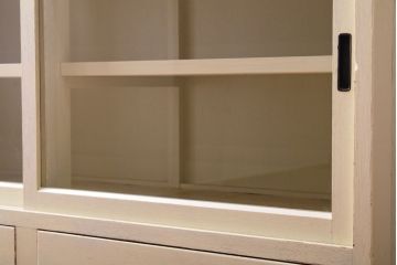 アンティーク家具　アイボリーペイントの大きなアンティーク収納棚