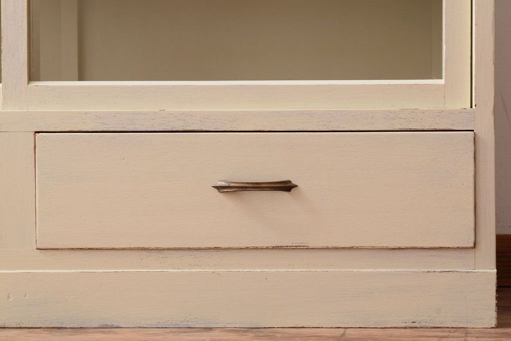 アンティーク家具　アイボリーペイントの大きなアンティーク収納棚