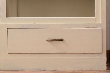 アンティーク家具　アイボリーペイントの大きなアンティーク収納棚