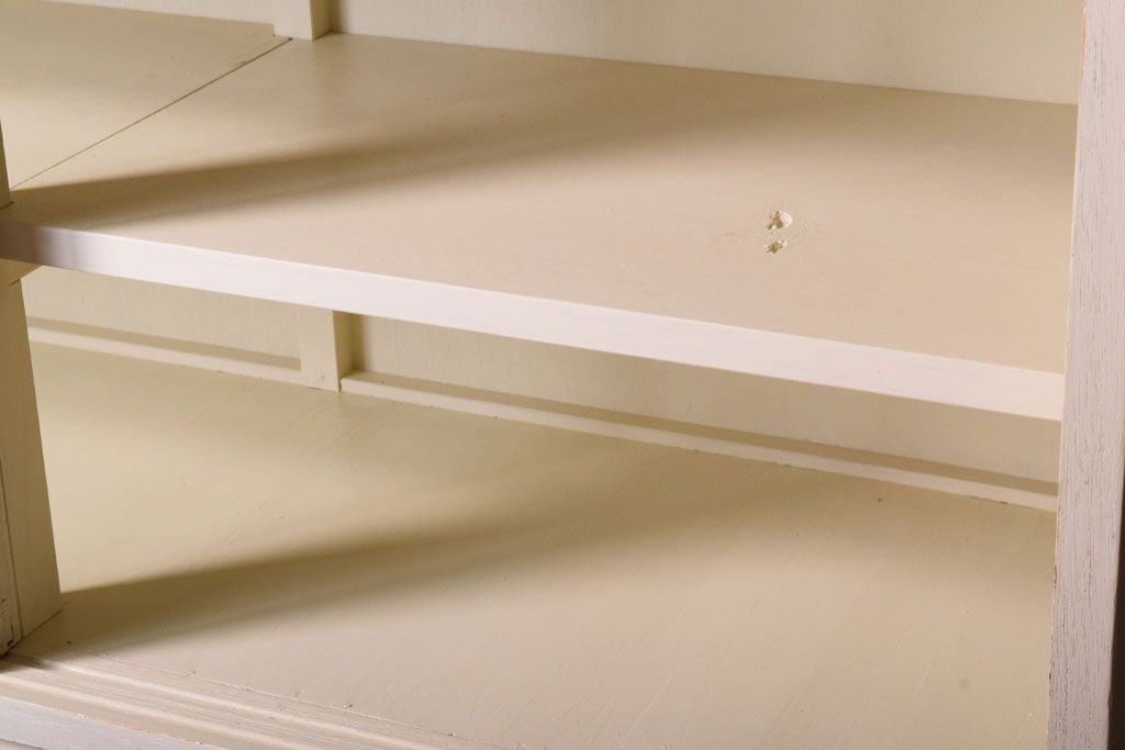 アンティーク家具　アイボリーペイントの大きなアンティーク収納棚