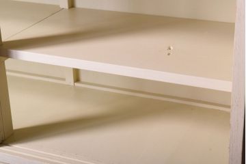 アンティーク家具　アイボリーペイントの大きなアンティーク収納棚