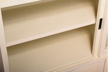 アンティーク家具　アイボリーペイントの大きなアンティーク収納棚