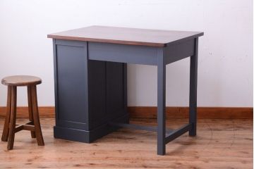 アンティーク家具　ダークグレーペイントの小ぶりな片袖机(デスク)