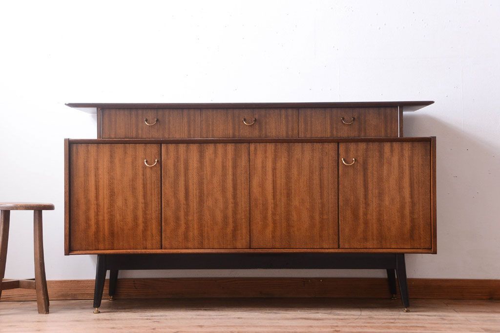 ヴィンテージ家具　G-PLAN　北欧ビンテージ　BBシリーズ　サイドボード(サイドキャビネット)(2)