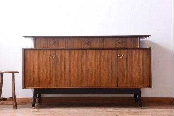 ヴィンテージ家具　G-PLAN　北欧ビンテージ　BBシリーズ　サイドボード(サイドキャビネット)(2)