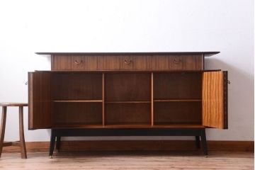 ヴィンテージ家具　G-PLAN　北欧ビンテージ　BBシリーズ　サイドボード(サイドキャビネット)(2)