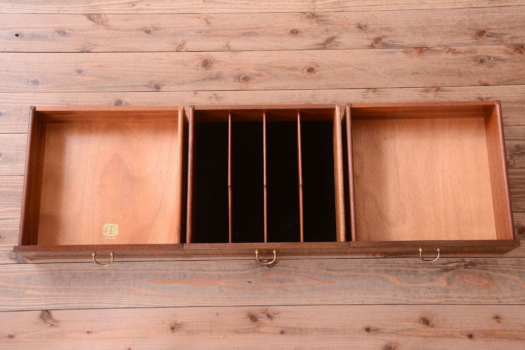 ヴィンテージ家具　G-PLAN　北欧ビンテージ　BBシリーズ　サイドボード(サイドキャビネット)(2)