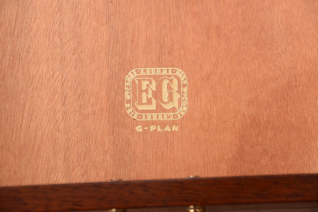 ヴィンテージ家具　G-PLAN　北欧ビンテージ　BBシリーズ　サイドボード(サイドキャビネット)(2)