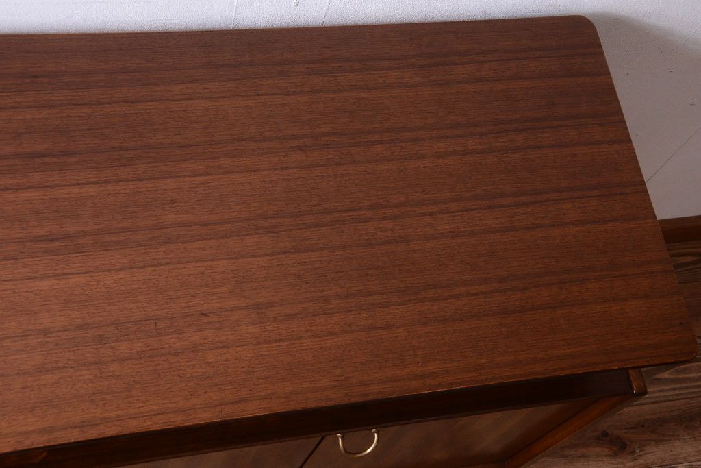 ヴィンテージ家具　G-PLAN　北欧ビンテージ　BBシリーズ　サイドボード(サイドキャビネット)(2)