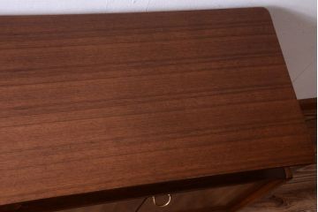 ヴィンテージ家具　G-PLAN　北欧ビンテージ　BBシリーズ　サイドボード(サイドキャビネット)(2)