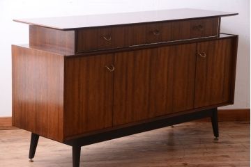 ヴィンテージ家具　G-PLAN　北欧ビンテージ　BBシリーズ　サイドボード(サイドキャビネット)(2)